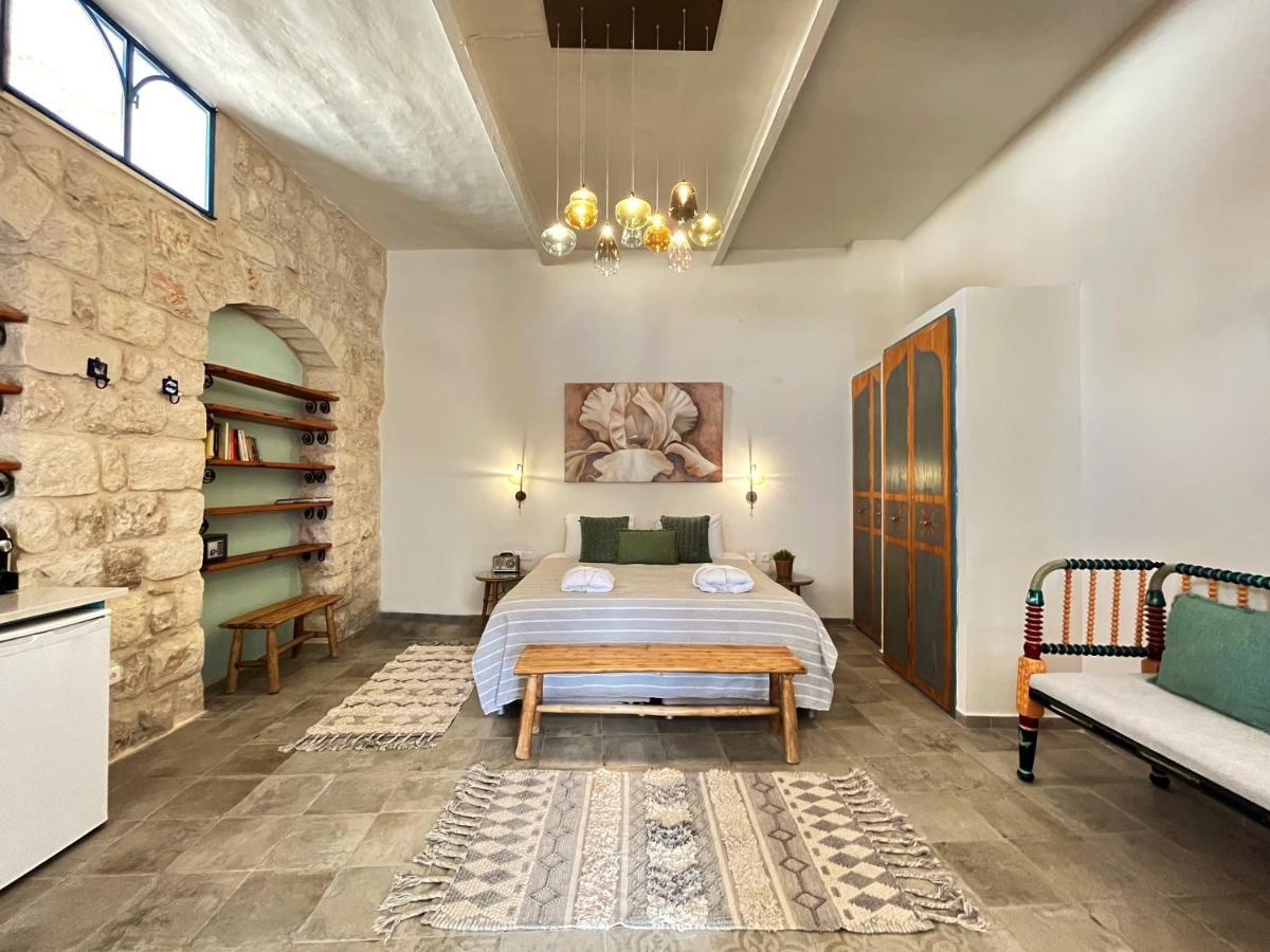 The Way Inn - Boutique Suites Цфат Экстерьер фото