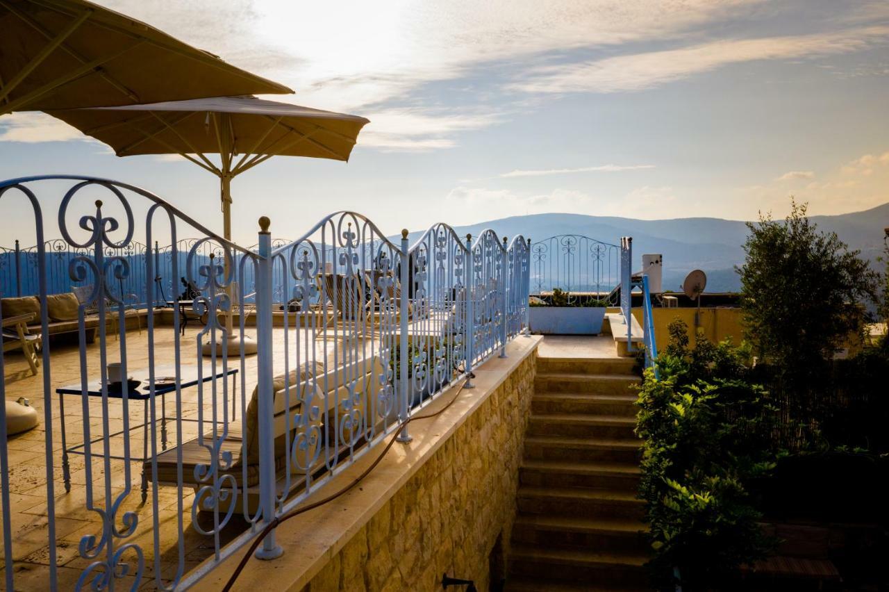 The Way Inn - Boutique Suites Цфат Экстерьер фото
